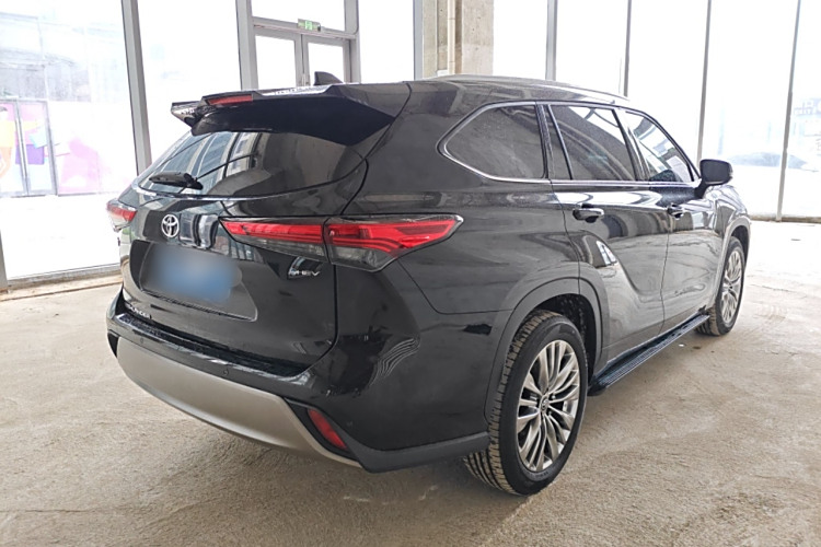 Toyota Highlander (Imported) 2024 car image #7