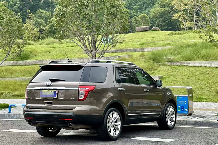 Ford Explorer (Imported) 2015 #7 Ford Explorer (Imported) 2015 car image #7
