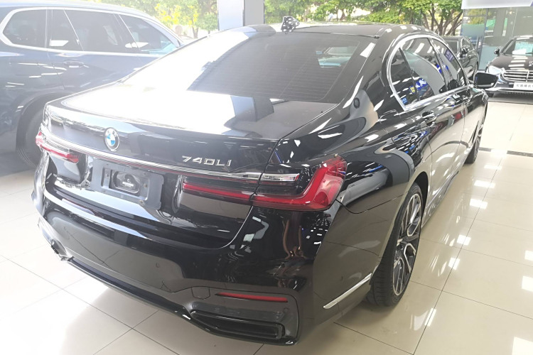 BMW M760Le 2022 #7 BMW M760Le 2022 car image #7