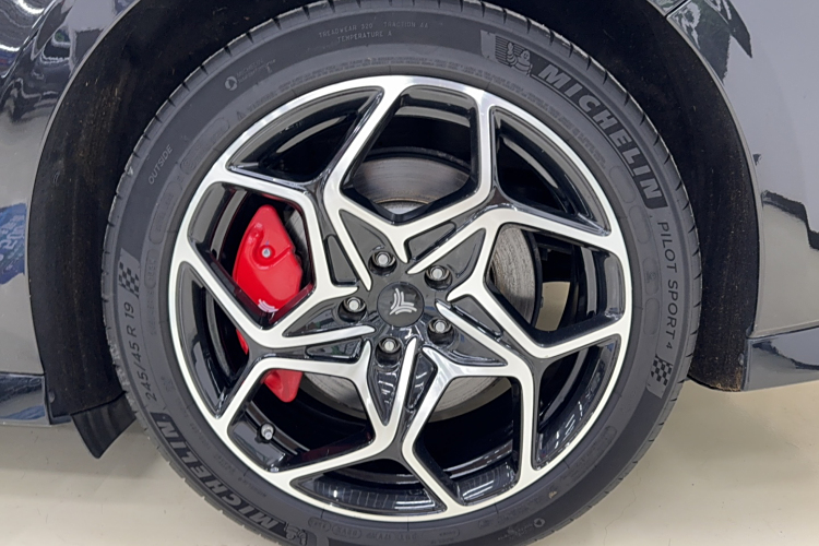 哪吒汽车 哪吒GT 2023 汽车图片 #7