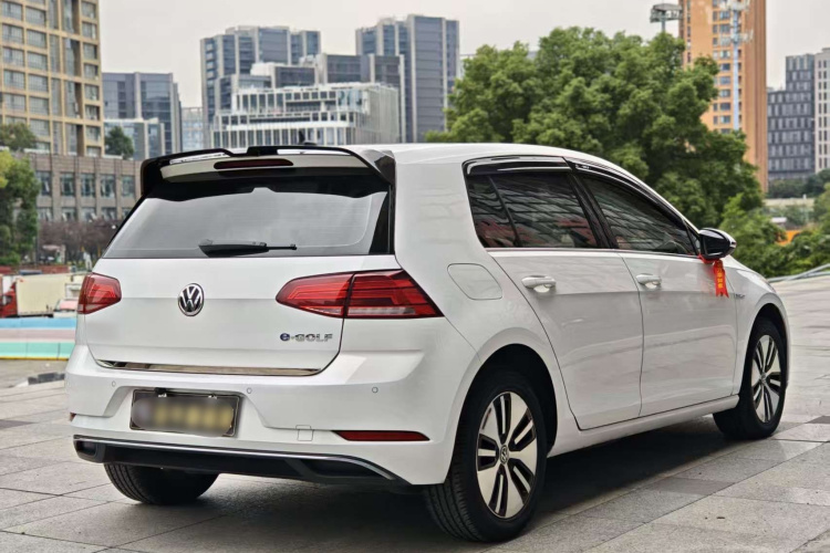 Volkswagen Golf Pure Electric 2021 car image #7