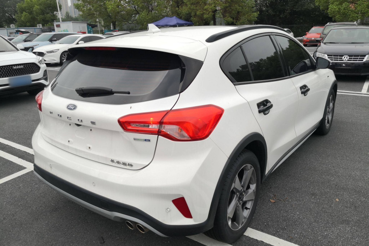 Ford Focus Active 2021 صورة سيارة #7