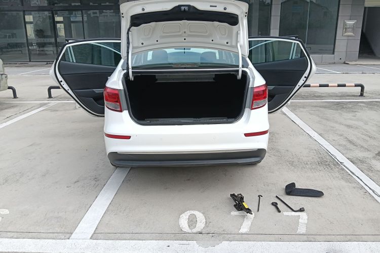 起亚 起亚K2 2016 汽车图片 #7