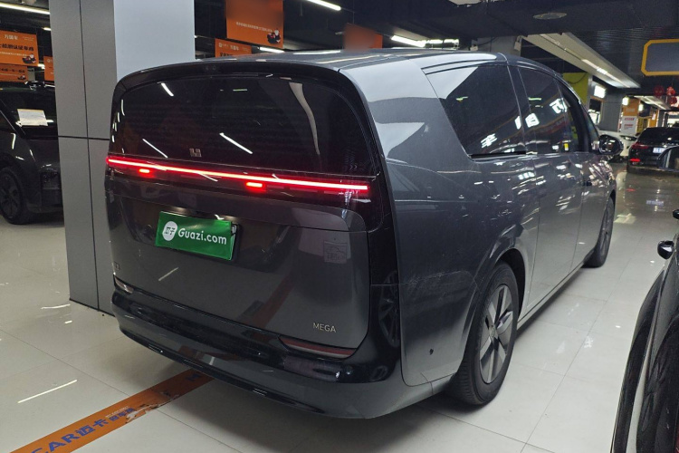 理想汽车 理想MEGA 2024 汽车图片 #7