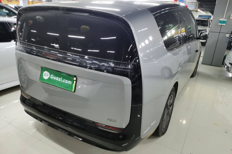 理想汽车 理想MEGA 2024 汽车图片 #7