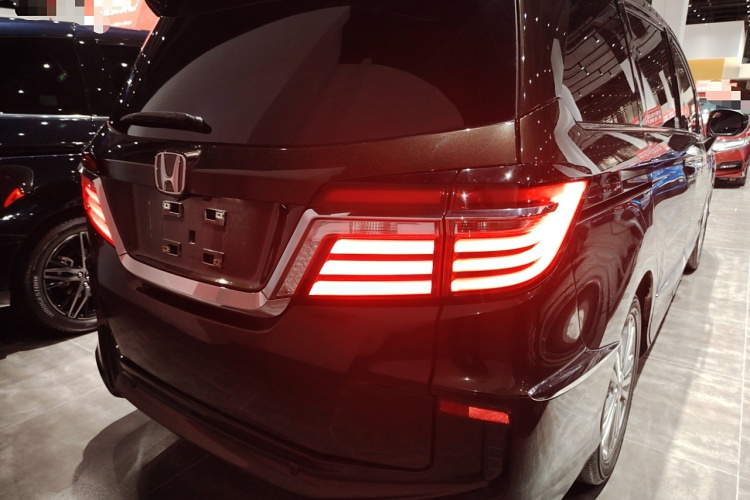 Honda Elysion 2016 imagen de coche #7