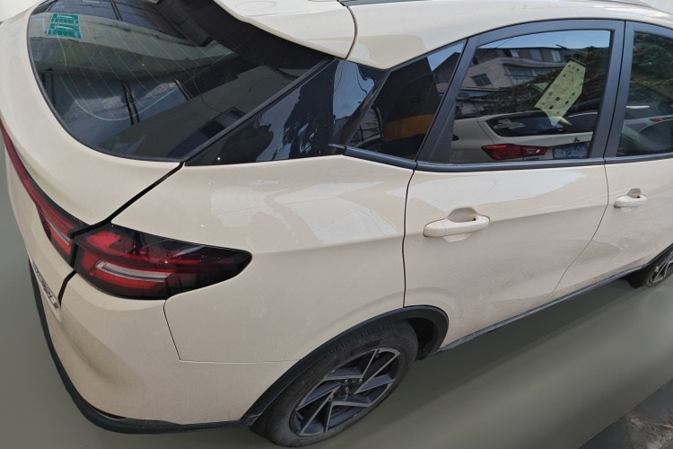 哪吒汽车 哪吒AYA 2023 汽车图片 #7