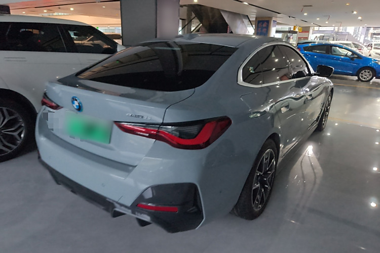 BMW i4 M50 2023 #7 BMW i4 M50 2023 car image #7