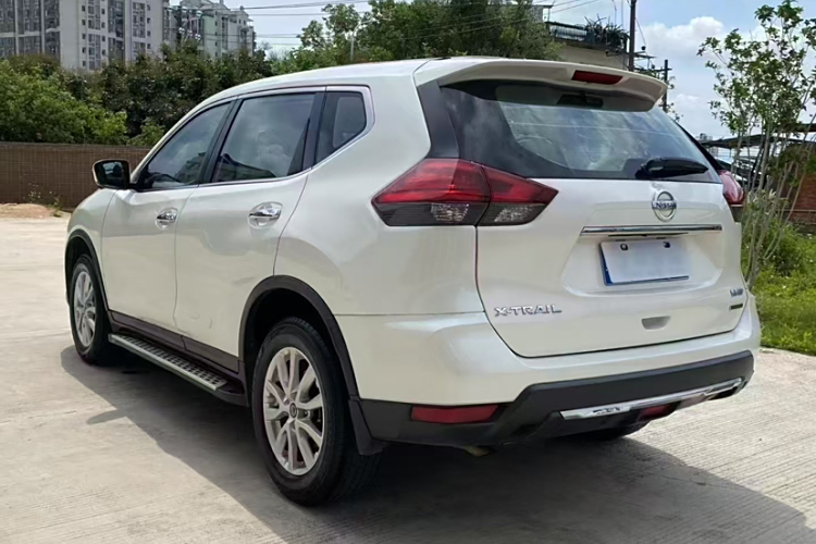 Nissan X-Trail 2019 immagine di auto #7