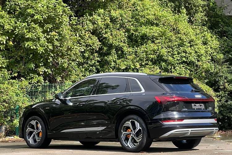 Audi e-tron 2022 #7 Audi e-tron 2022 car image #7