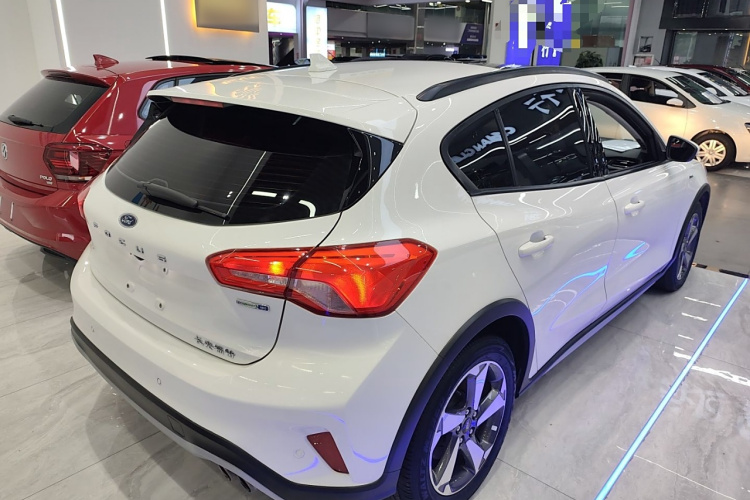 Ford Focus Active 2020 #7 Ford Focus Active 2020 car image #7
