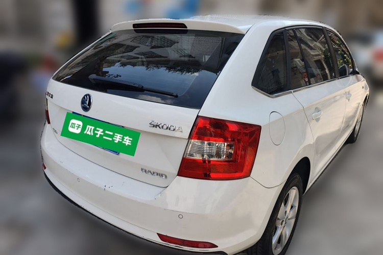 Skoda Rapid Spaceback 2016 car image #7