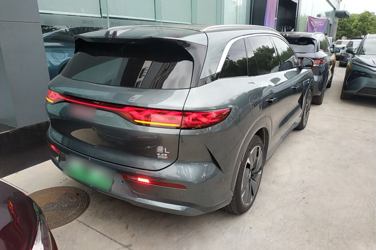 BYD Tang L 2025 immagine di auto #7