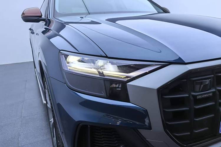 Audi Q8 2021 car image #7