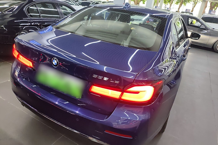 BMW M5 New Energy 2021 car image #7