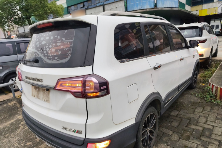 SWM斯威汽车 SWM斯威大虎 2017 #7 SWM斯威汽车 SWM斯威大虎 2017 汽车图片 #7