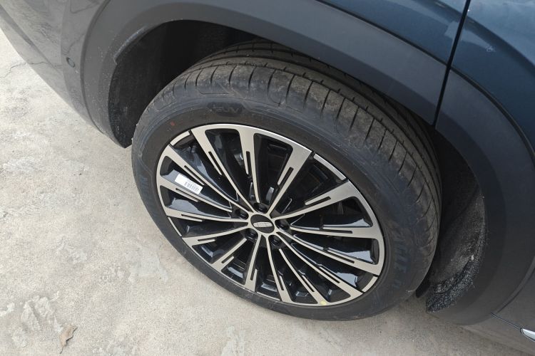 GEELY Monjaro MHEV 2025 car image #7