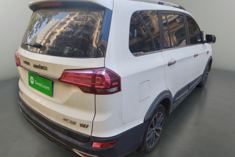 SWM斯威汽车 SWM斯威X3 2019 #7 SWM斯威汽车 SWM斯威X3 2019 汽车图片 #7