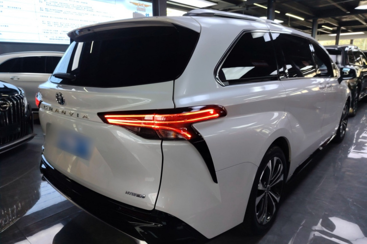 Toyota Granvia 2023 #7 Toyota Granvia 2023 immagine di auto #7