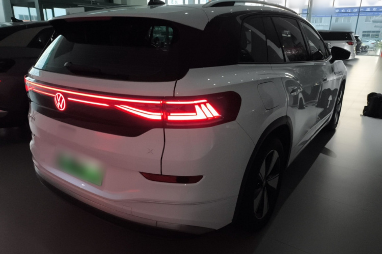 Volkswagen ID.6 X 2023 car image #7