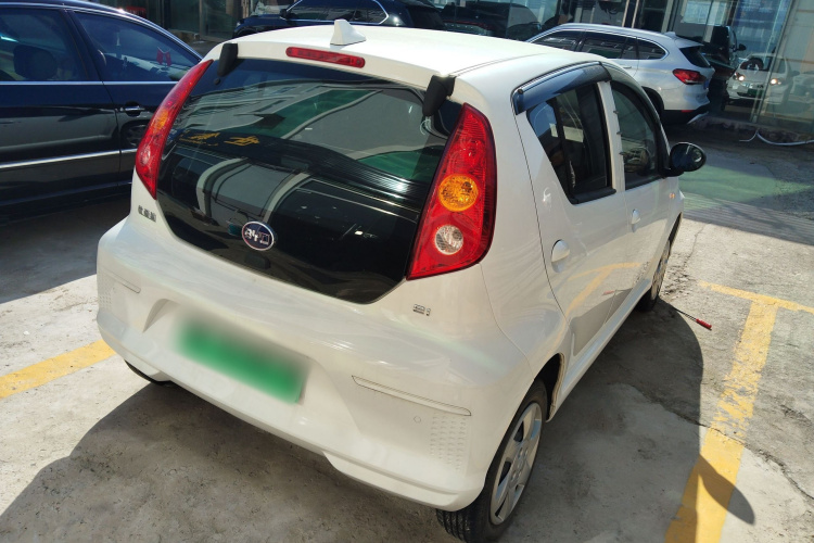 BYD e1 2021 car image #7