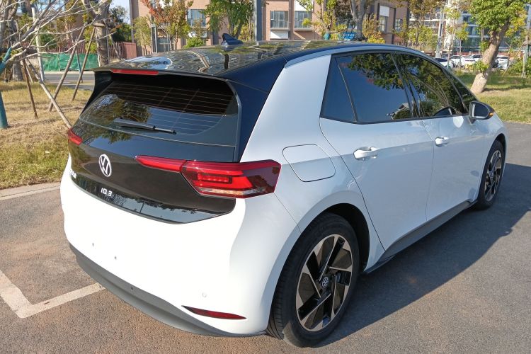 Volkswagen ID.3 2024 immagine di auto #7