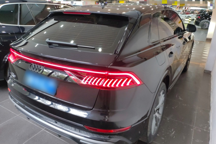 Audi Q8 2020 car image #7