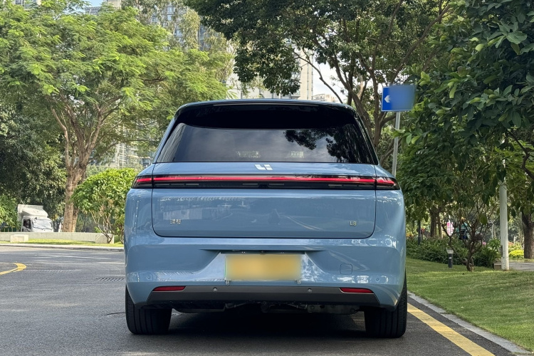Li L8 2023 изображение автомобиля #7