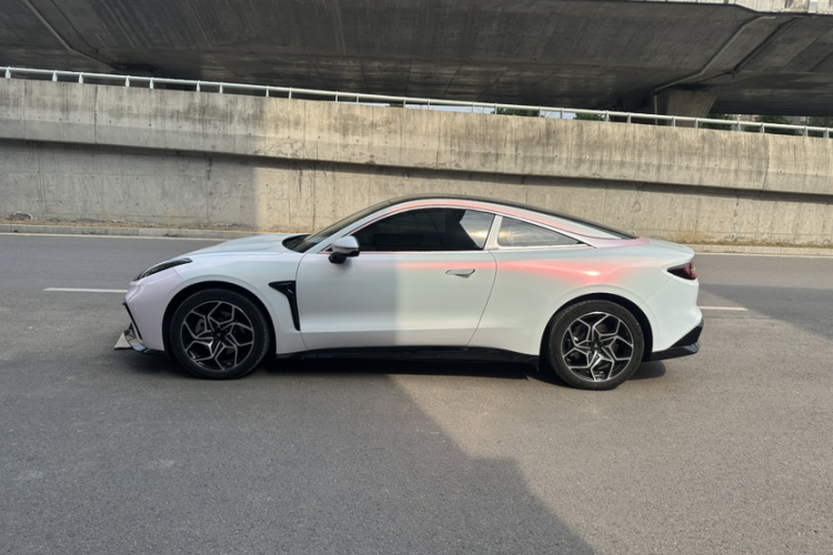 哪吒汽车 哪吒GT 2024 汽车图片 #7