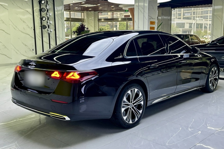 Mercedes-Benz E Class New Energy 2024 car image #7