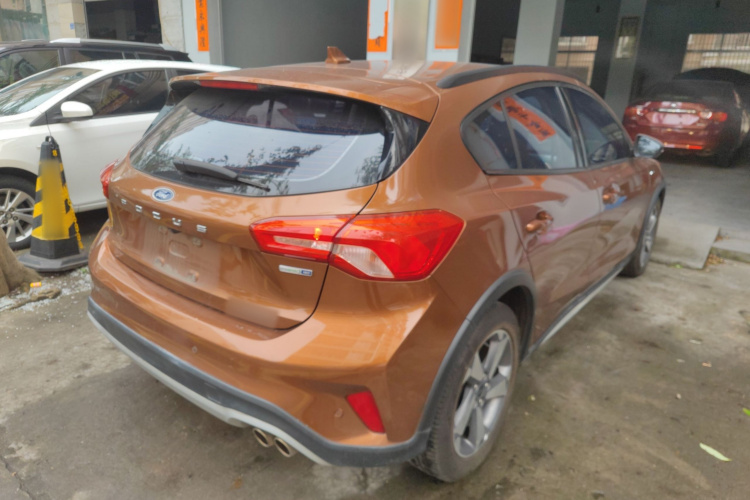 Ford Focus Active 2019 car image #7