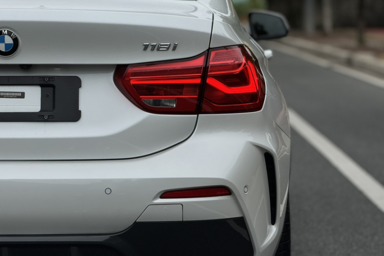 BMW 1 Series M 2019 immagine di auto #7