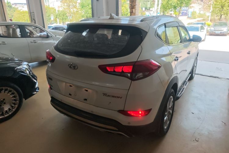 Hyundai Tucson (Imported) 2017 car image #7