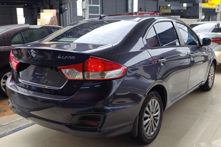 Suzuki Ciaz 2016 изображение автомобиля #7