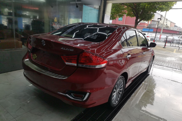 Suzuki Ciaz 2014 car image #7