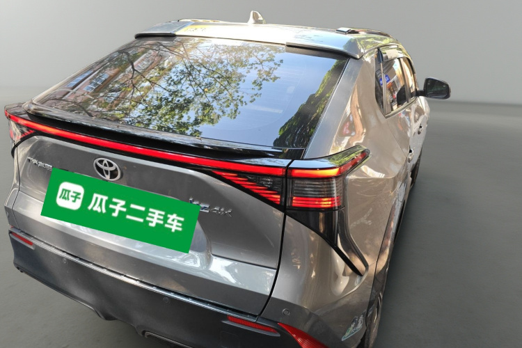 Toyota bZ4X 2023 immagine di auto #7