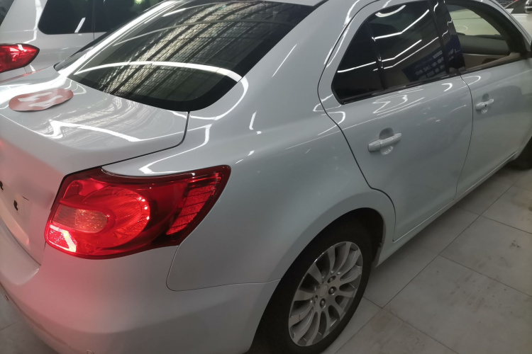 Suzuki Kizashi 2016 изображение автомобиля #7