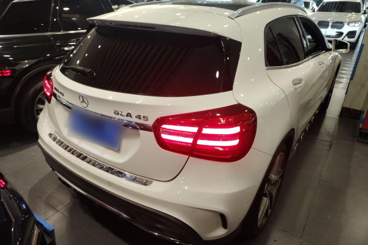 Mercedes-Benz GLA AMG 2017 car image #7