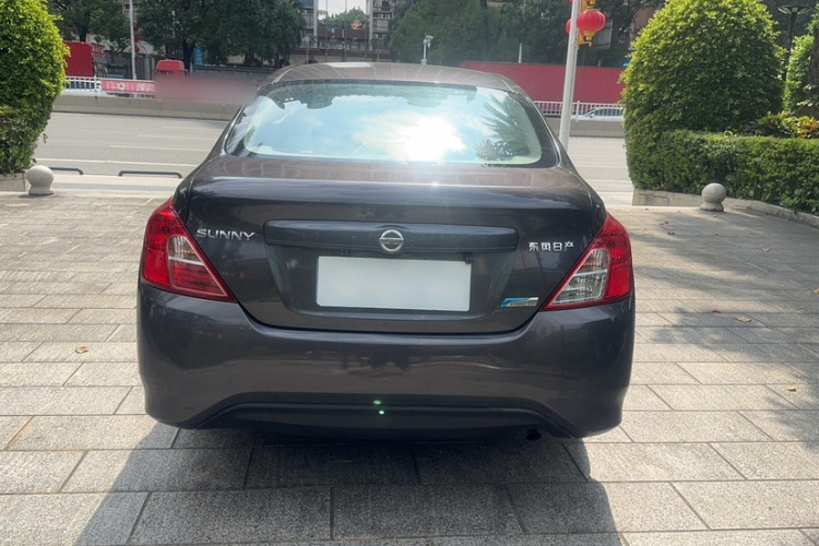 Nissan Sunny 2017 car image #7