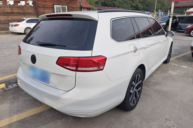 Volkswagen Passat Variant 2017 immagine di auto #7