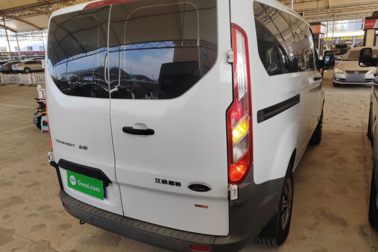 Ford Transit 2023 car image #7