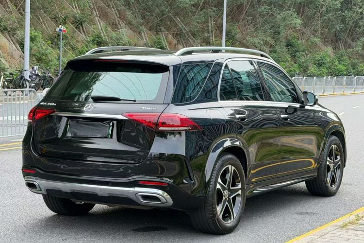 Mercedes-Benz GLE Class New Energy 2022 car image #7