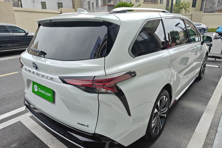 Toyota Granvia 2023 immagine di auto #7