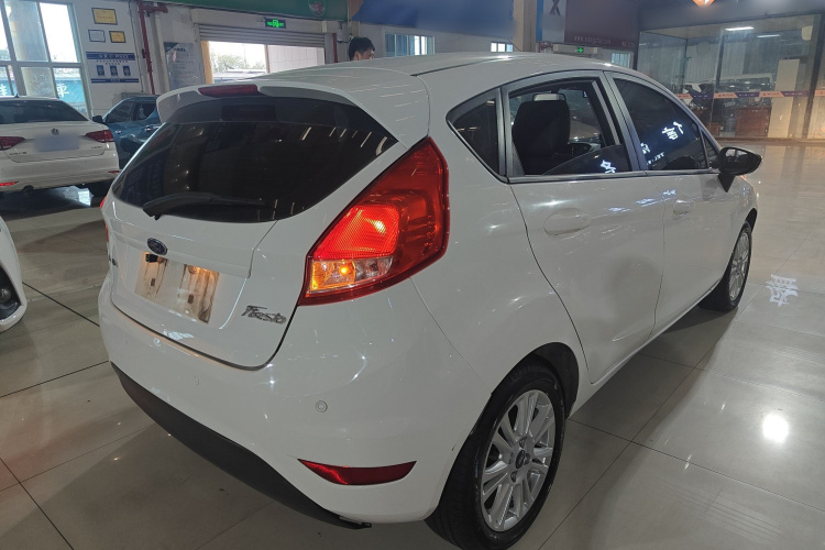 Ford Fiesta (Imported) 2016 immagine di auto #7