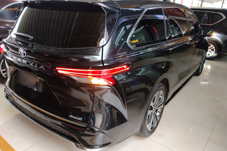 Toyota Granvia 2022 immagine di auto #7