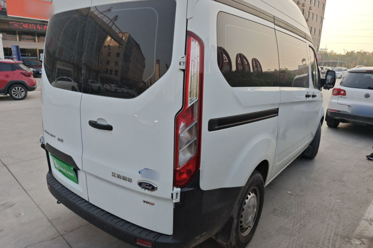 Ford Transit 2021 car image #7