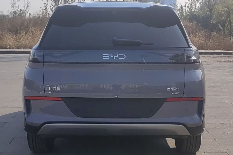 BYD Sea Lion 05 EV 2025 #7 BYD Sea Lion 05 EV 2025 car image #7