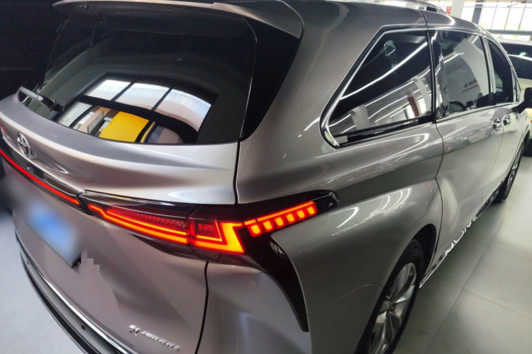 Toyota Sienna 2022 #7 Toyota Sienna 2022 car image #7