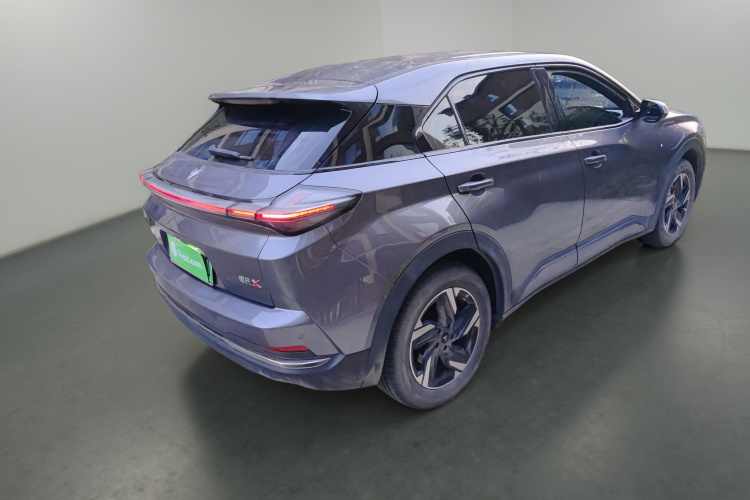 哪吒汽车 哪吒X 2023 汽车图片 #7