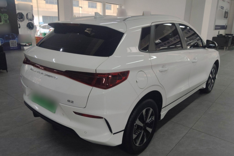 BYD e2 2024 image de voiture #7